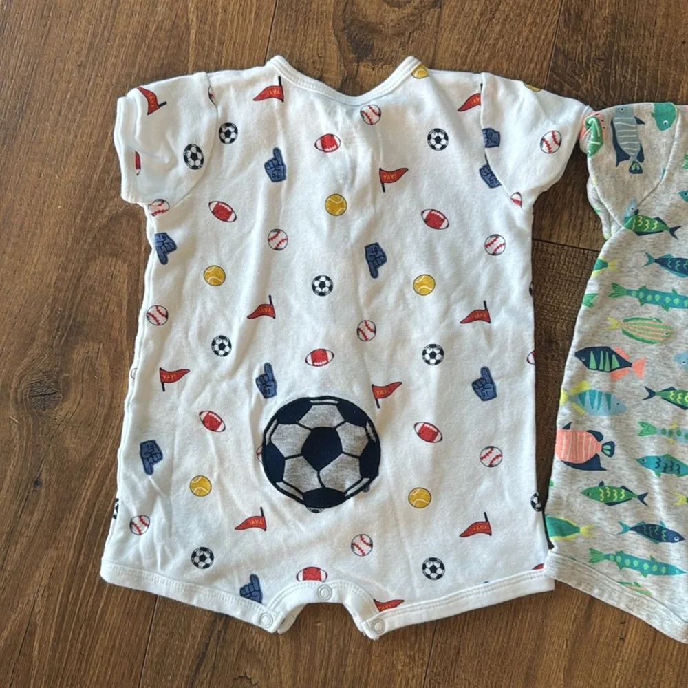 Bundle of 4 Carter’s baby boy rompers, size 6 months